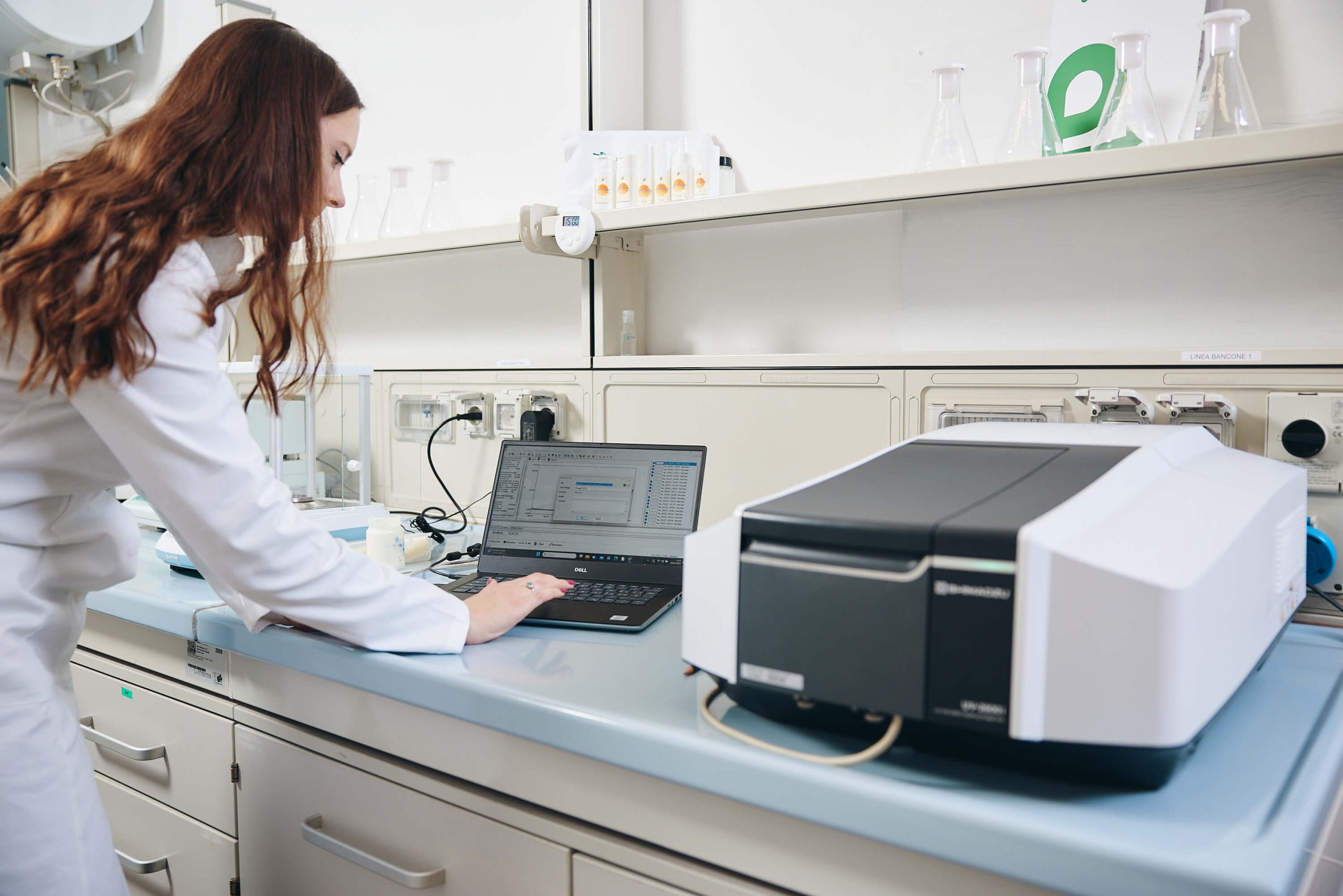 Strumenti di laboratorio cosmetico per test formulazioni